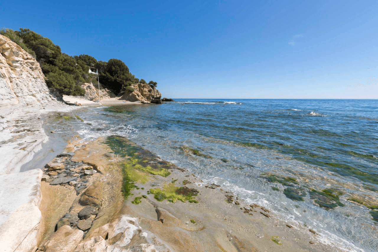 Cala Pinets, Benissa: A Wild and Natural Cove on the Costa Blanca North