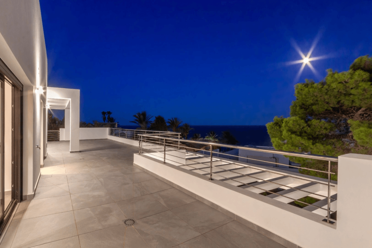 Villa rénovée de style Ibiza à vendre à Balcón al Mar Javea, Costa Blanca