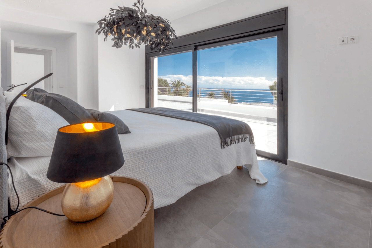 Villa rénovée de style Ibiza à vendre à Balcón al Mar Javea, Costa Blanca