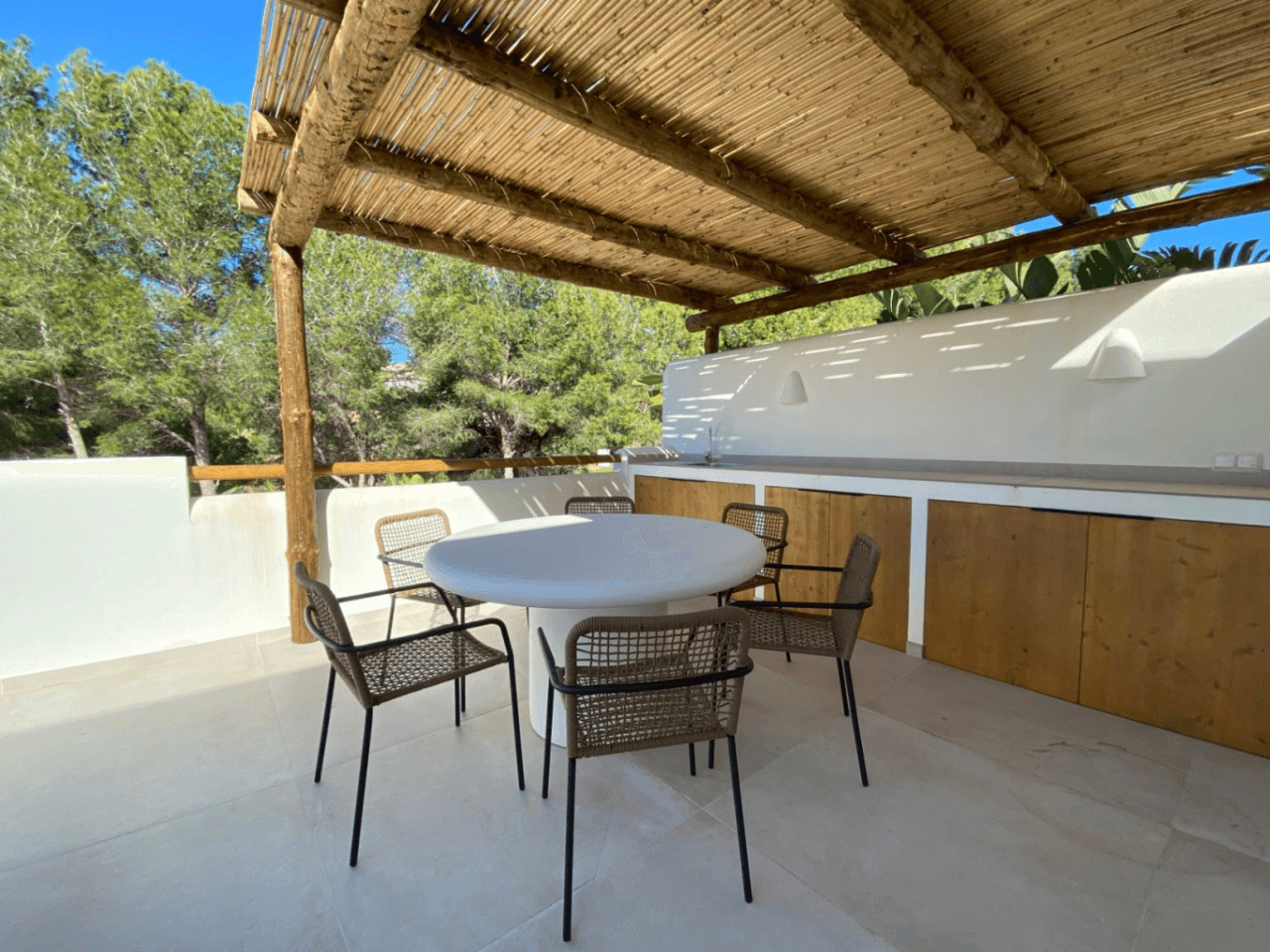 Exclusiva villa de obra nueva en estilo ibicenco en la urbanización San Jaime Benissa