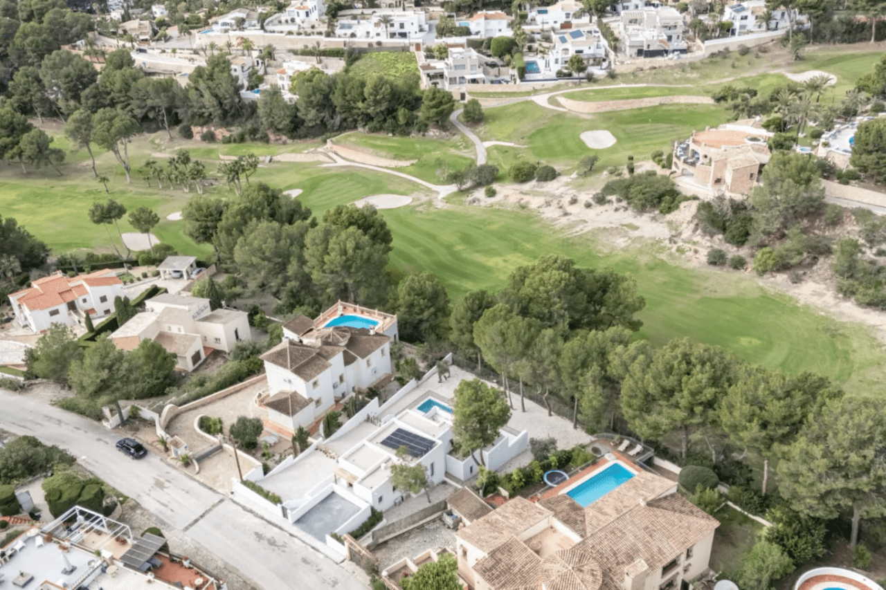 Exclusiva villa de obra nueva en estilo ibicenco en la urbanización San Jaime Benissa