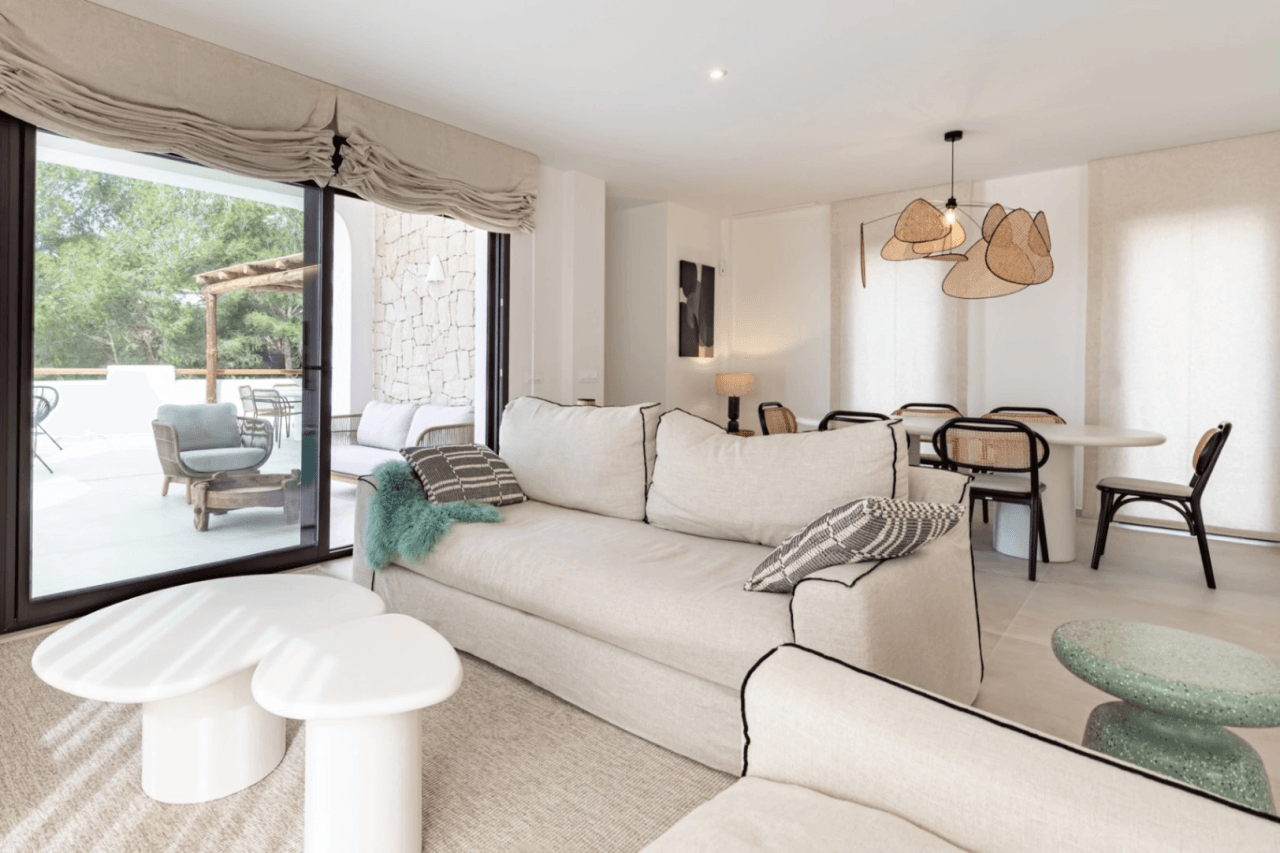 Exclusiva villa de obra nueva en estilo ibicenco en la urbanización San Jaime Benissa