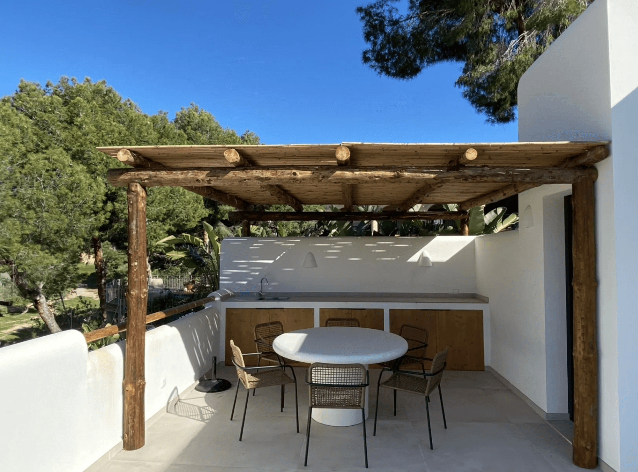 Exclusiva villa de obra nueva en estilo ibicenco en la urbanización San Jaime Benissa