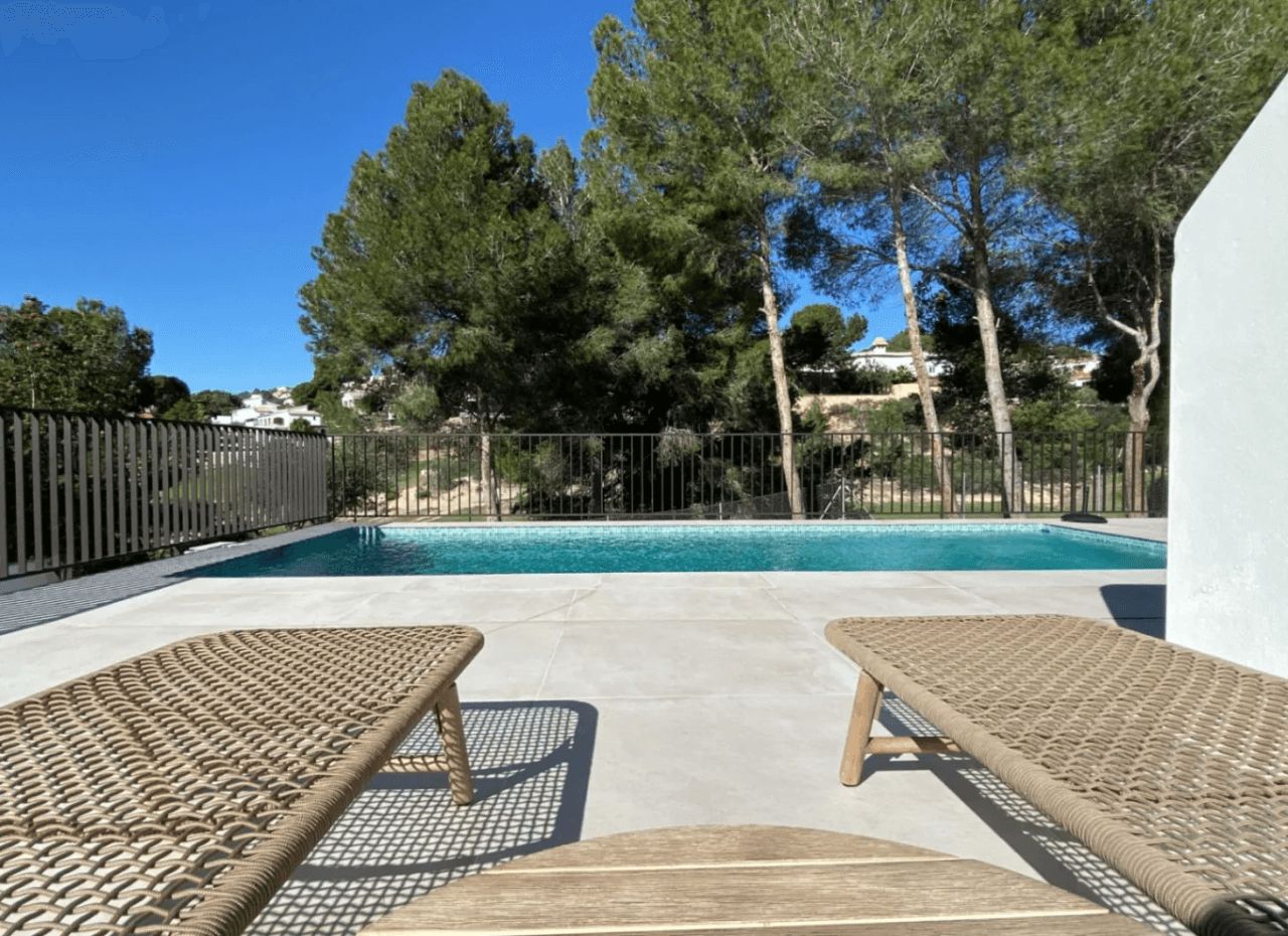 Exclusiva villa de obra nueva en estilo ibicenco en la urbanización San Jaime Benissa