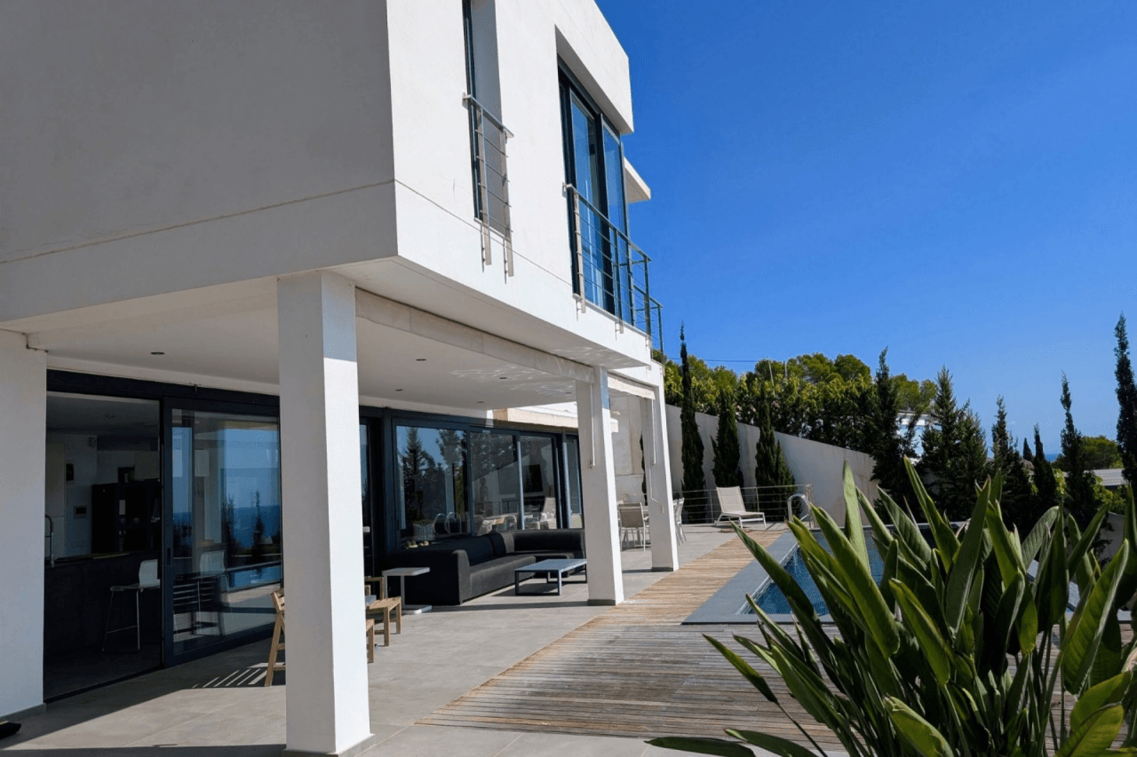 Villa moderne avec vue sur la mer à vendre à Benissa costa