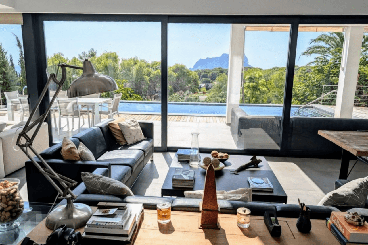 Villa moderne avec vue sur la mer à vendre à Benissa costa