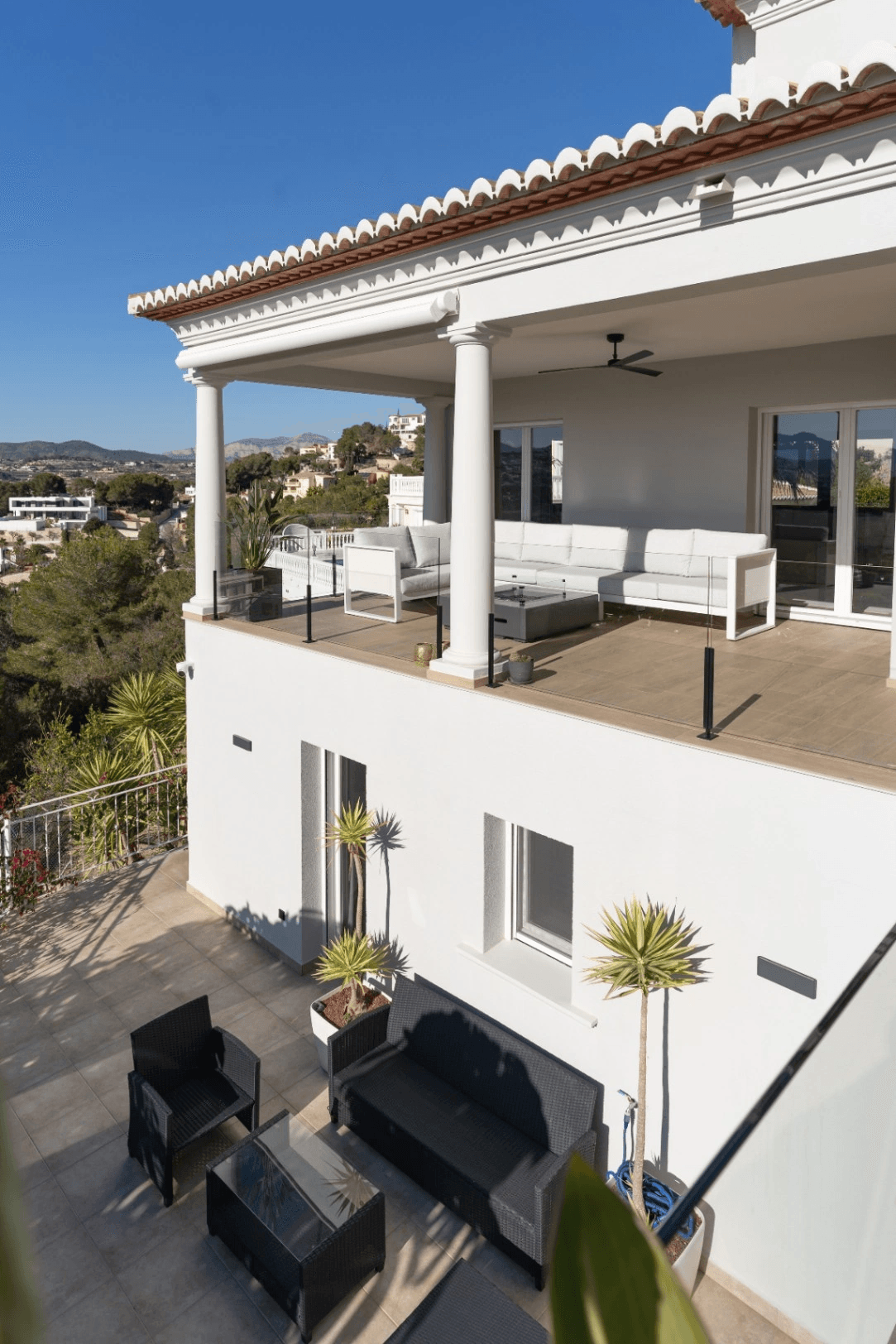 Villa rénovée avec vue sur la mer et salle de gym à Moraira