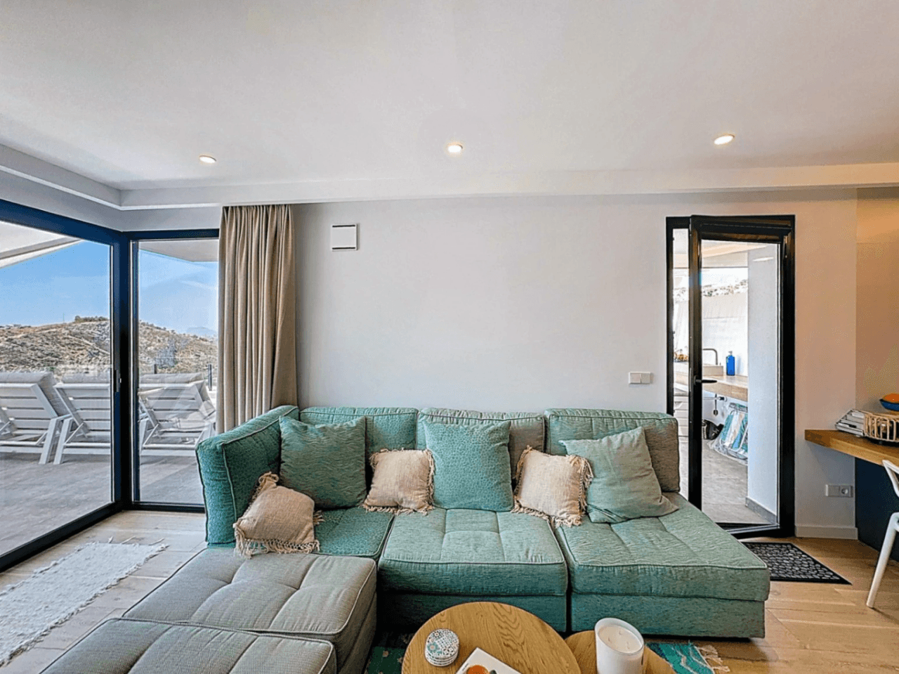 Impressionnant penthouse moderne à Cumbre del Sol avec vues panoramiques dans les Jardins de Montecala