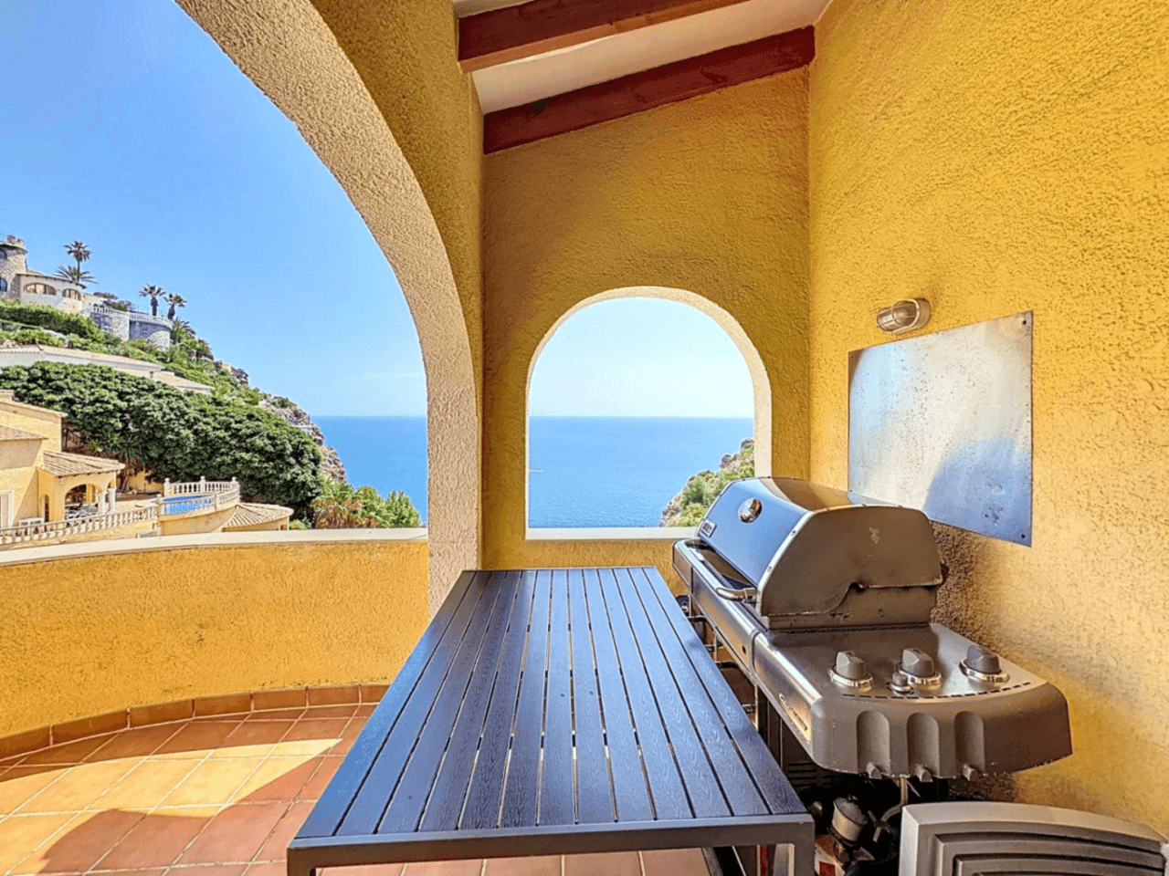 Villa Cumbre del Sol avec vue sur la mer et piscine privée