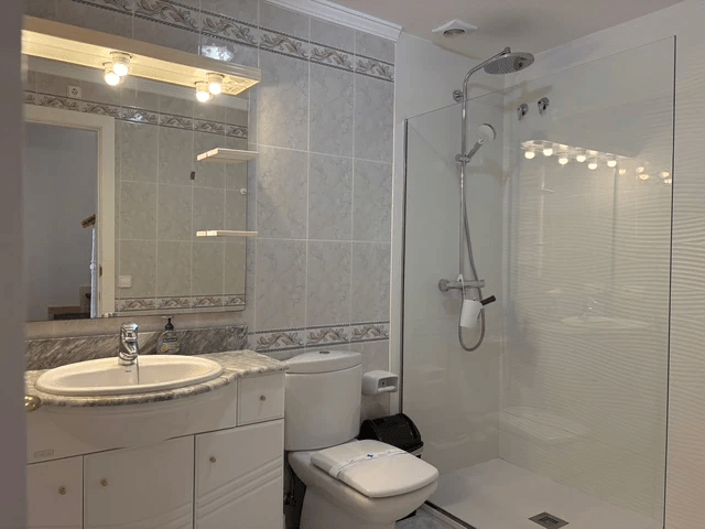 Apartamento en primera línea con vista al mar en venta en Platgetes, Moraira