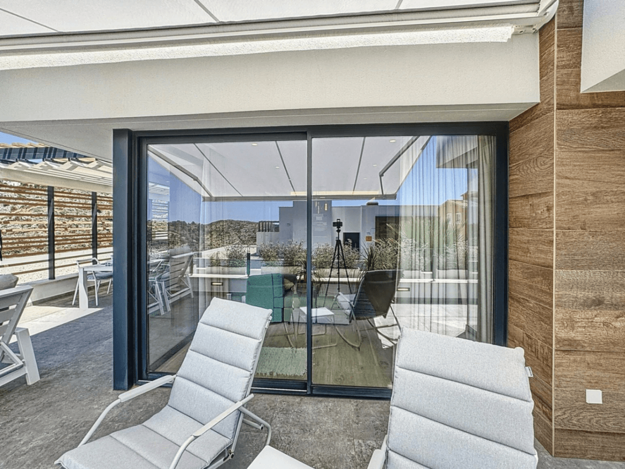 Impressionnant penthouse moderne à Cumbre del Sol avec vues panoramiques dans les Jardins de Montecala