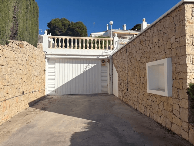 Apartamento en primera línea con vista al mar en venta en Platgetes, Moraira