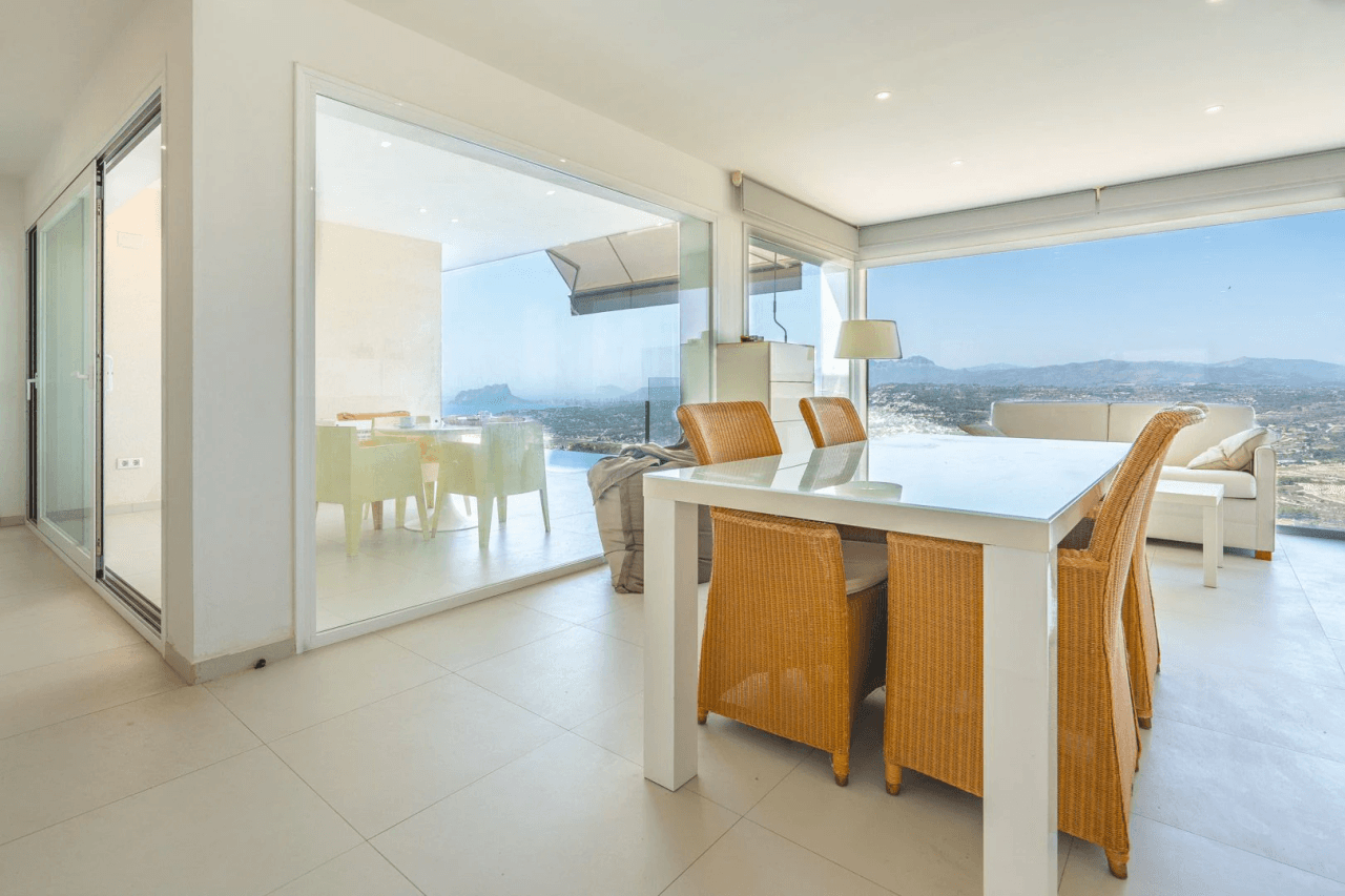 Villa moderne Cumbre del Sol avec vue sur la mer