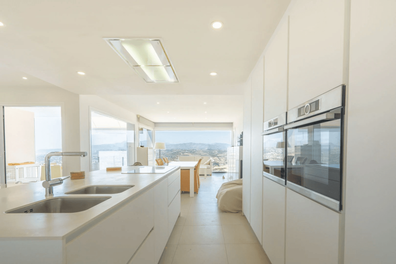 Villa moderne Cumbre del Sol avec vue sur la mer