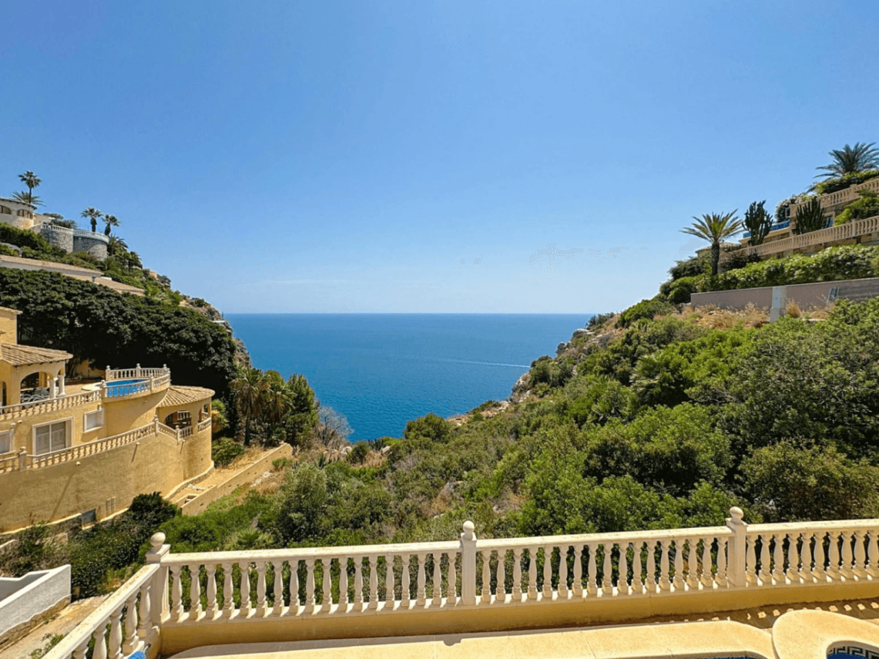 Villa Cumbre del Sol avec vue sur la mer et piscine privée