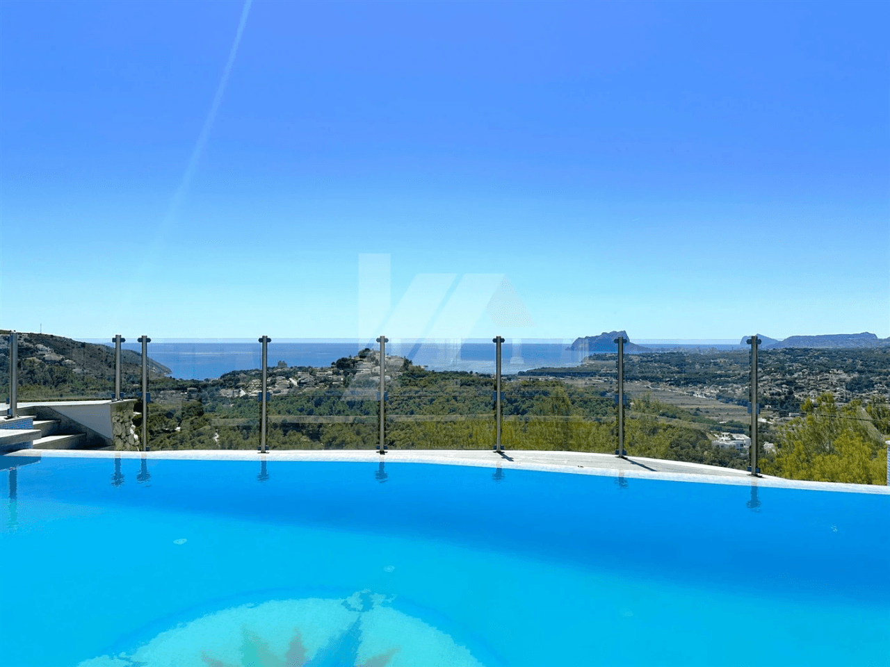 Villa avec vue panoramique sur la mer à vendre à Moraira, Costa Blanca.