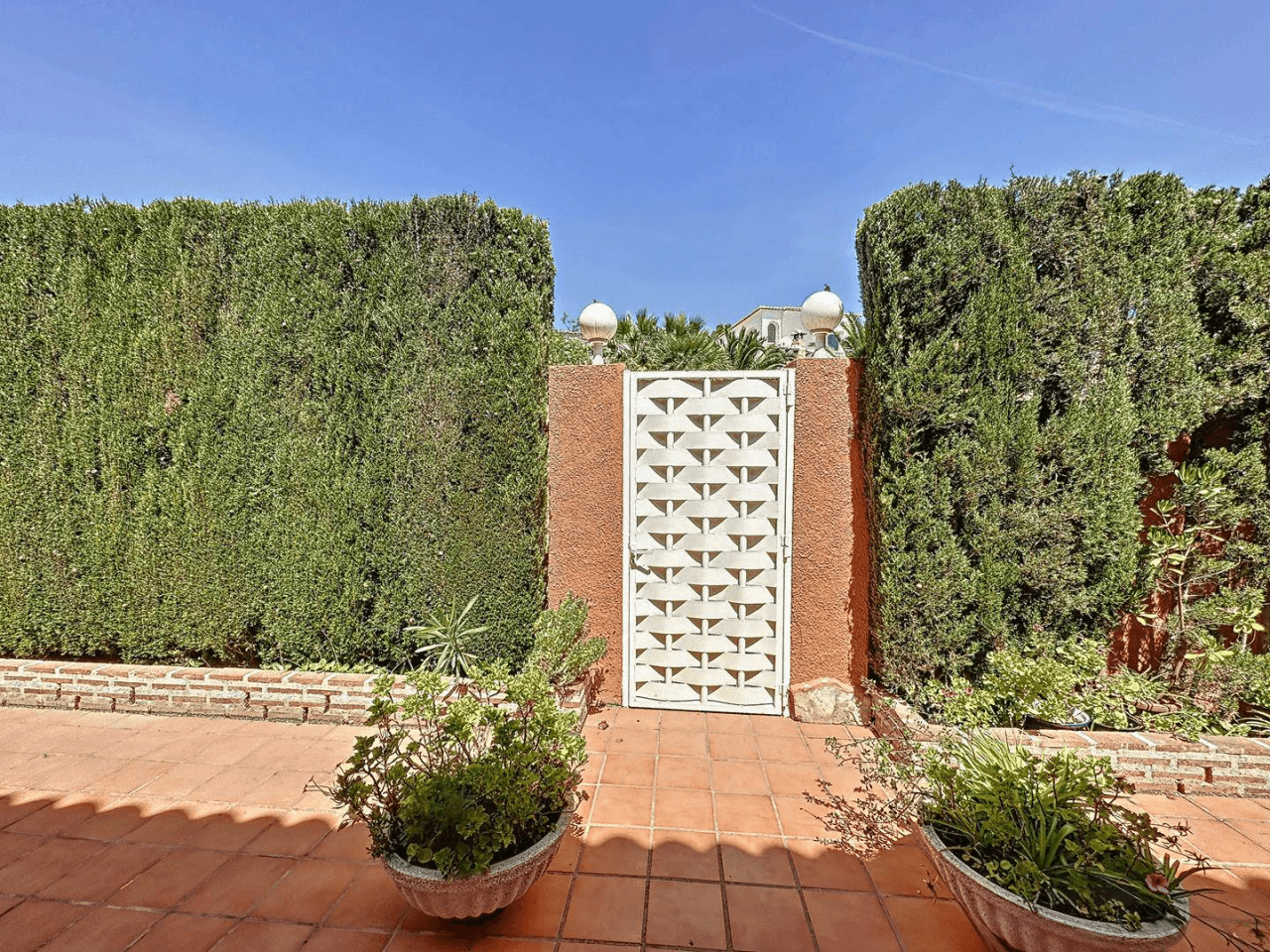Villa Cumbre del Sol avec piscine privée proche de tous les services