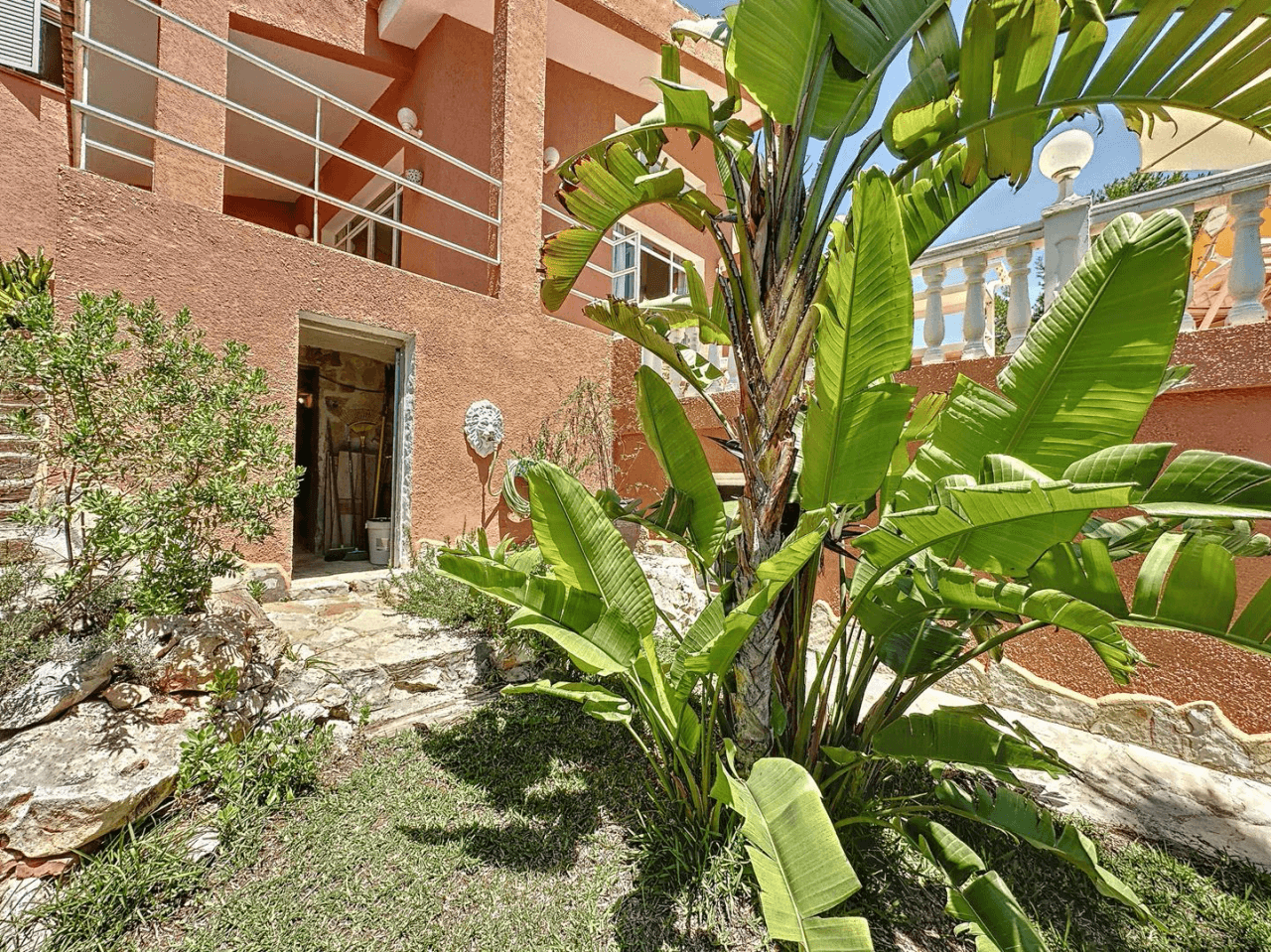 Villa Cumbre del Sol avec piscine privée proche de tous les services