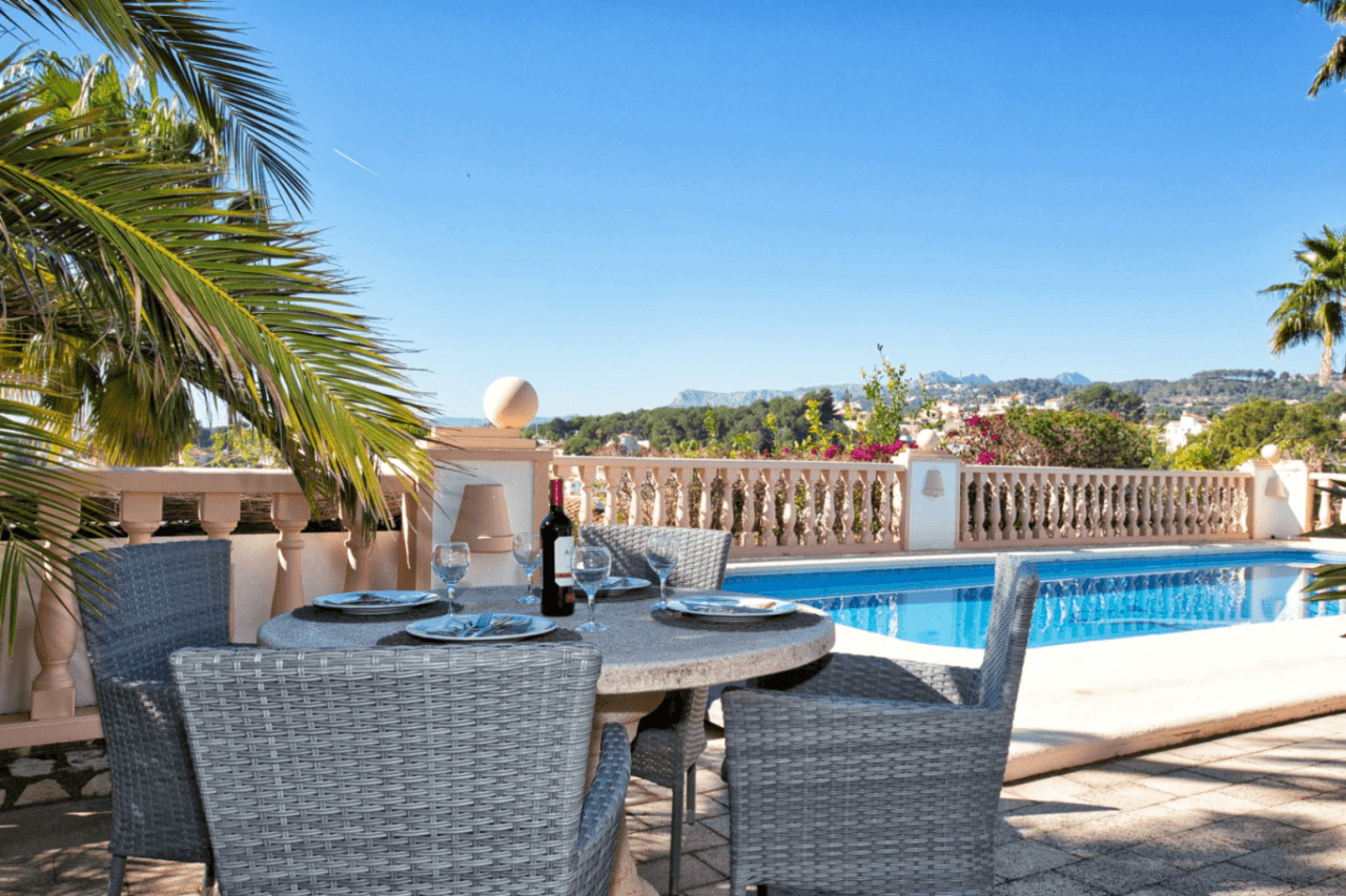 Villa traditionnelle avec vue sur la mer à vendre à Benissa