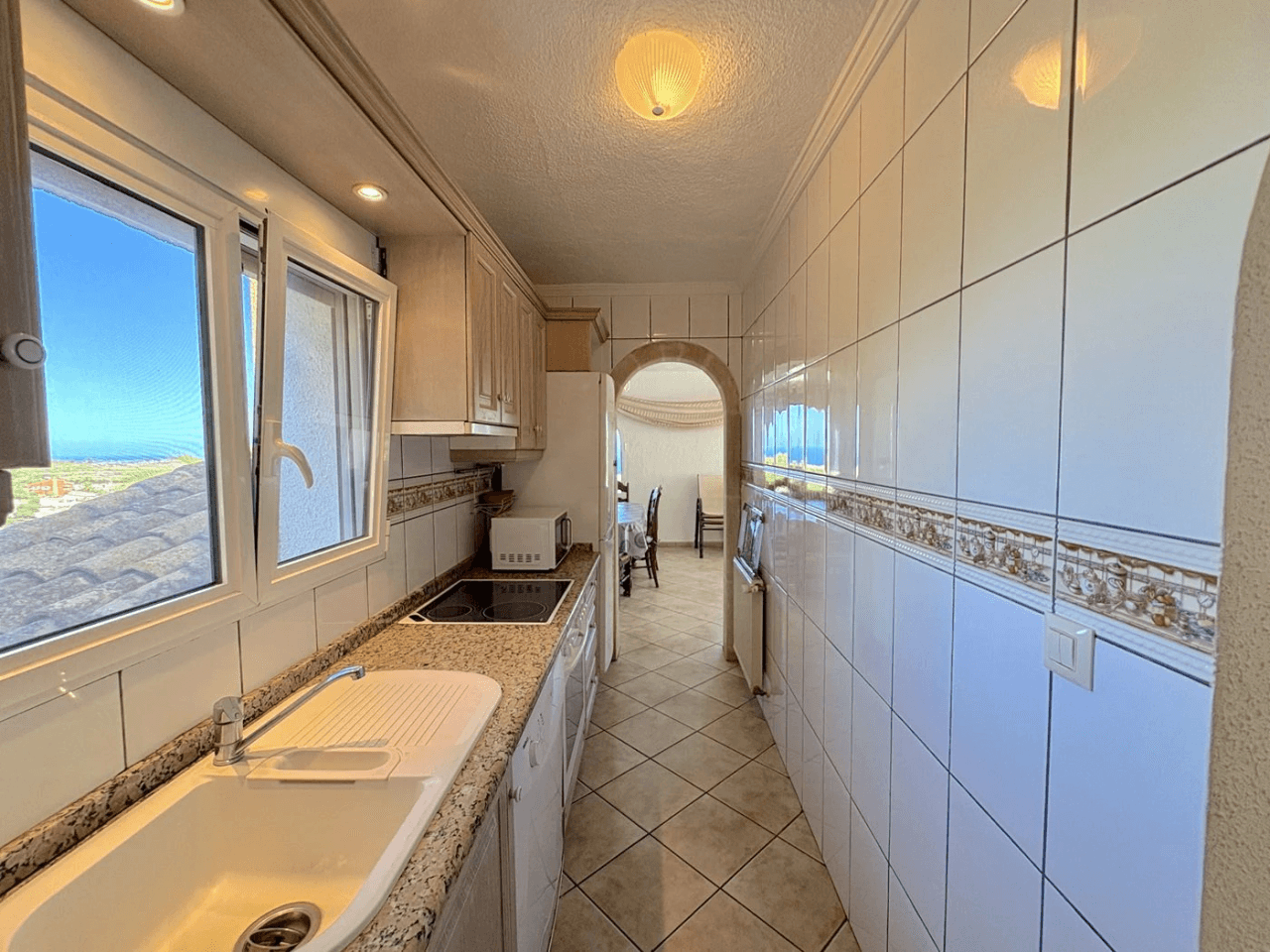 Villa Cumbre del Sol avec vue sur la mer et piscine privée.