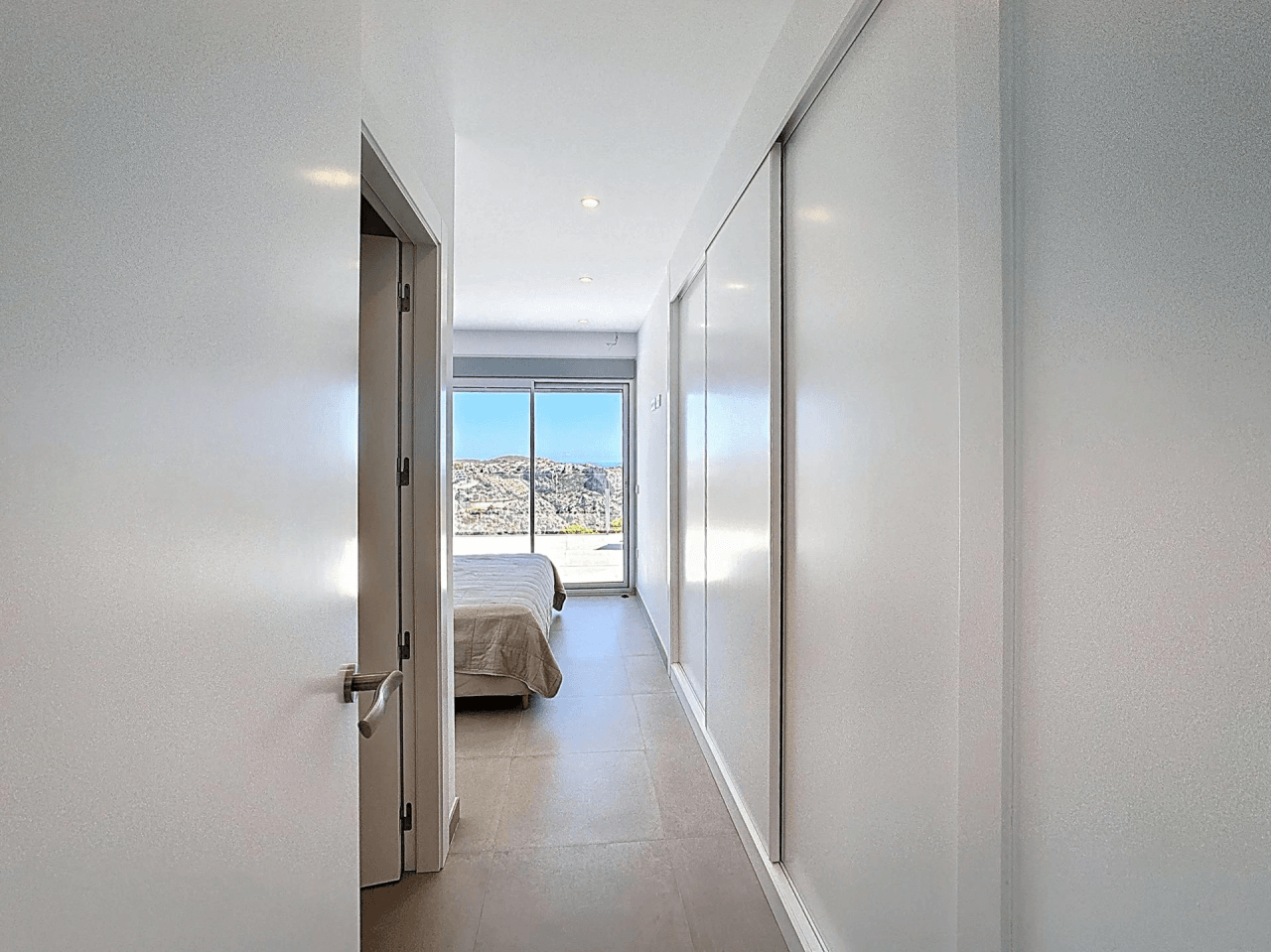 Villa moderne Cumbre del Sol avec vue sur la mer et piscine privée
