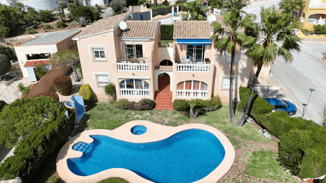 Appartement rénové à Cumbre del Sol avec vue sur la mer