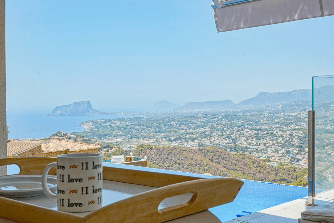 Villa moderne Cumbre del Sol avec vue sur la mer