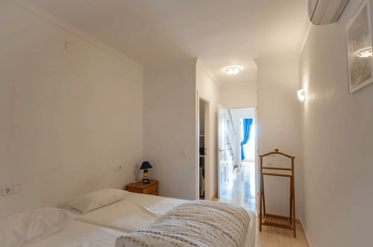 Apartamento en primera línea con vista al mar en venta en Platgetes, Moraira