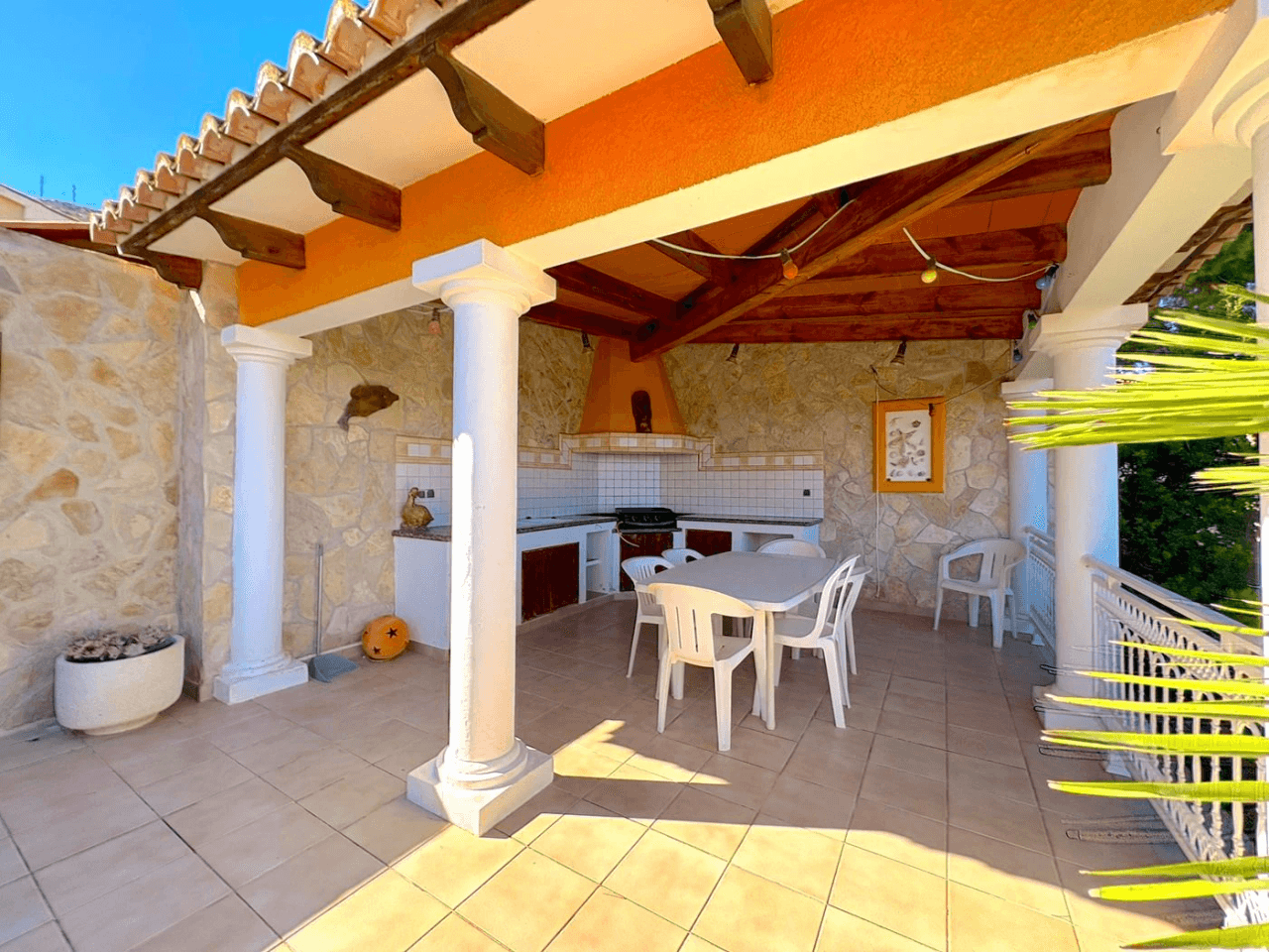 Villa Cumbre del Sol avec vue sur la mer et piscine privée.