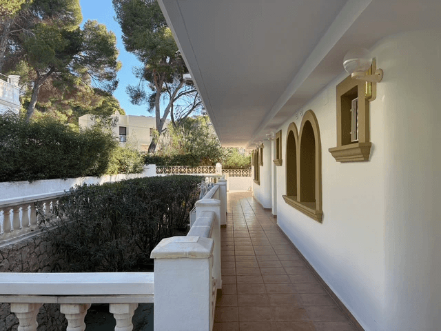 Apartamento en primera línea con vista al mar en venta en Platgetes, Moraira