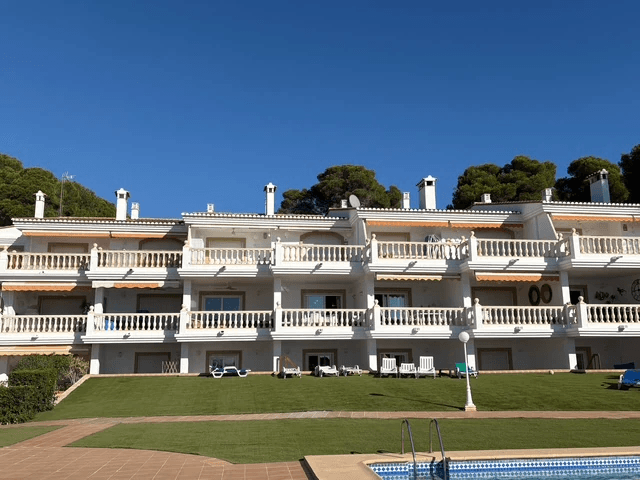 Apartamento en primera línea con vista al mar en venta en Platgetes, Moraira