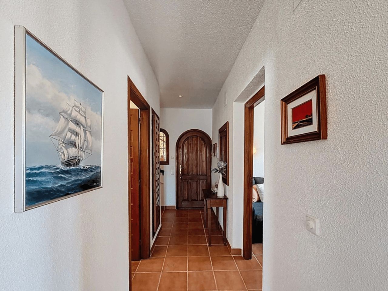 Villa Cumbre del Sol avec des vues spectaculaires sur la mer et les falaises.