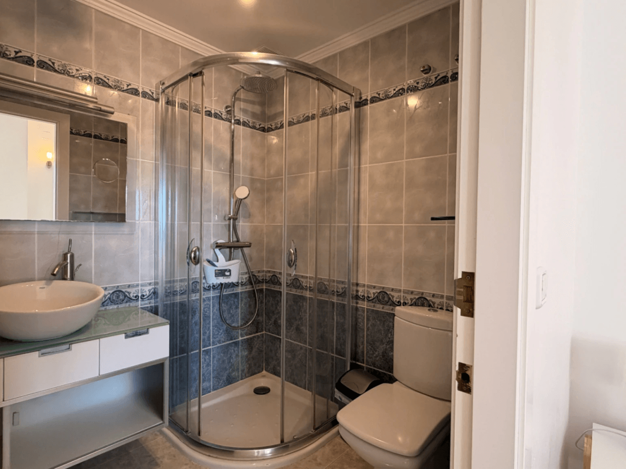 Apartamento en primera línea con vista al mar en venta en Platgetes, Moraira