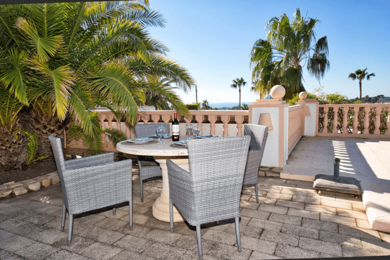 Villa traditionnelle avec vue sur la mer à vendre à Benissa