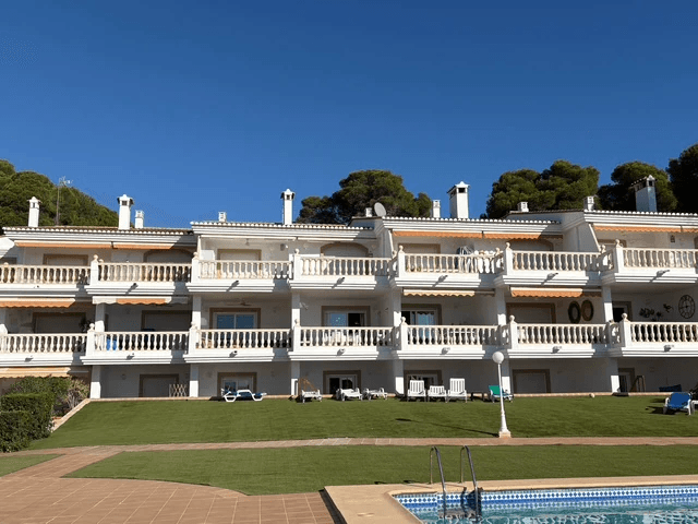 Apartamento en primera línea con vista al mar en venta en Platgetes, Moraira