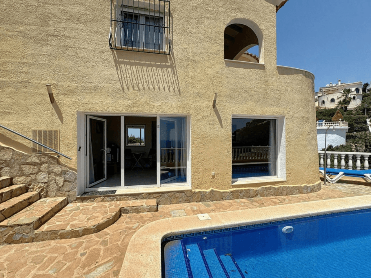 Villa Cumbre del Sol avec vue sur la mer et piscine privée
