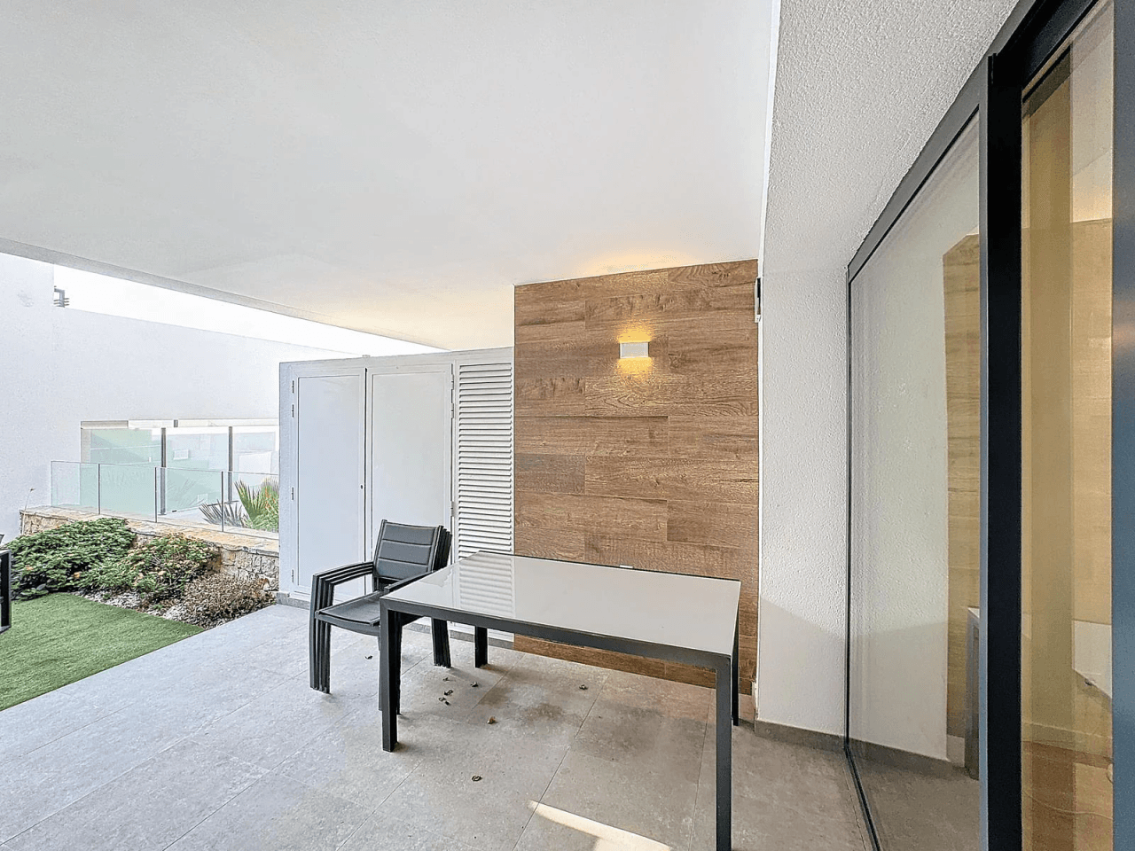 Cumbre del Sol, appartement moderne avec jardin privé