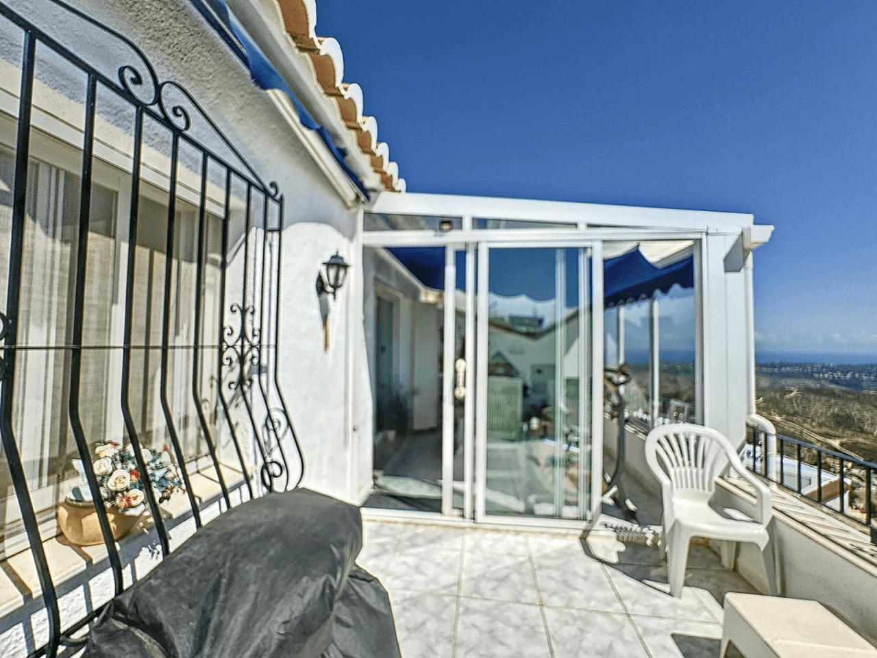 Cumbre del Sol appartement avec des vues spectaculaires sur la mer à Pueblo Panorama