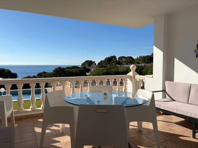 Apartamento en primera línea con vista al mar en venta en Platgetes, Moraira