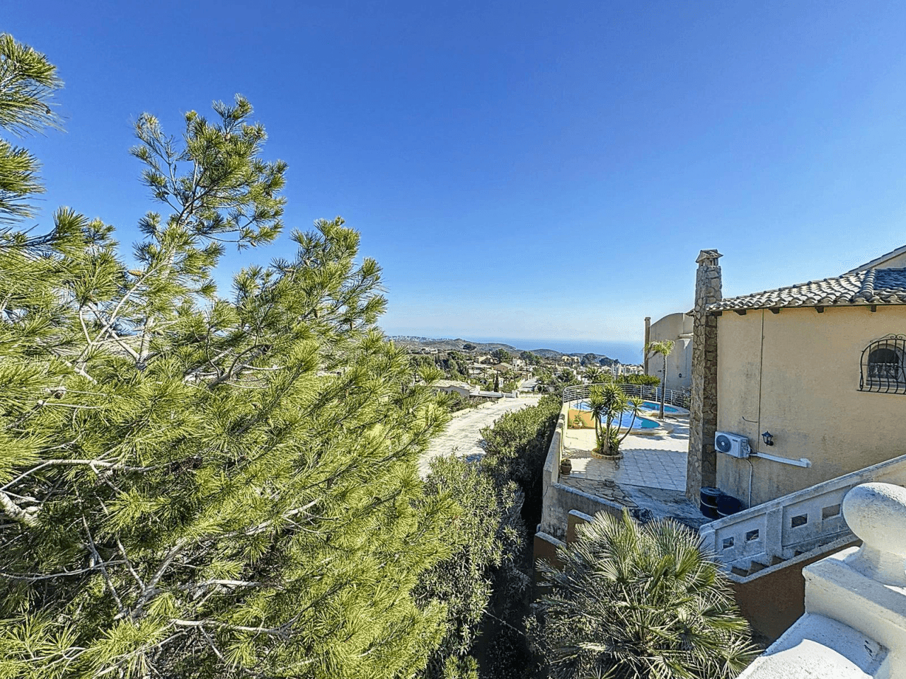 Villa Cumbre del Sol avec piscine privée et vue sur la mer