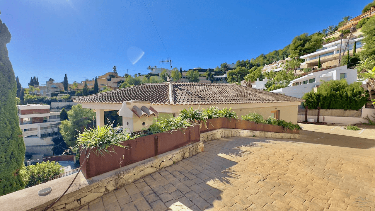 Villa moderne à vendre à La Corona avec vue sur la mer - Javea