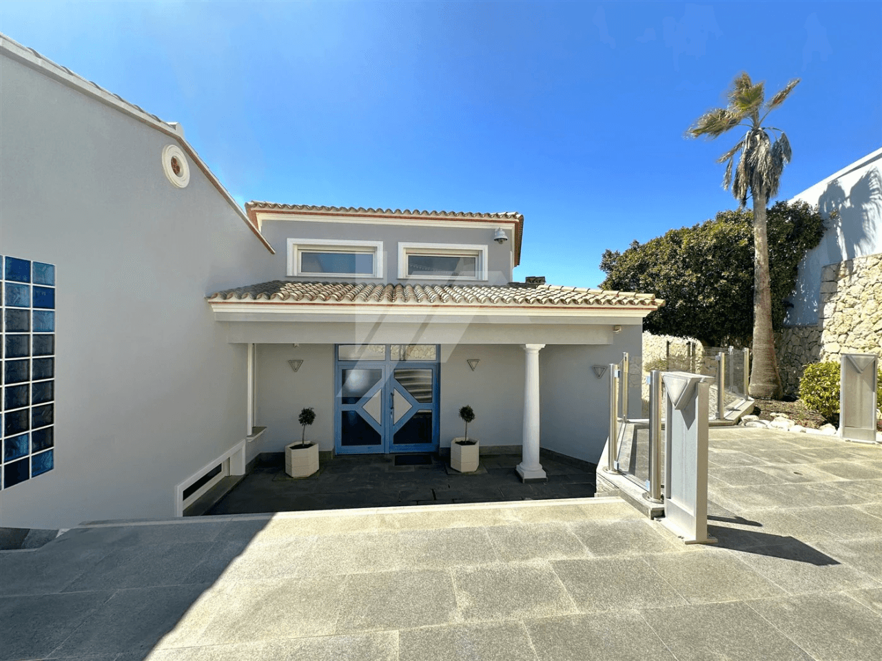 Villa con vistas panorámicas al mar en venta en Moraira, Costa Blanca.