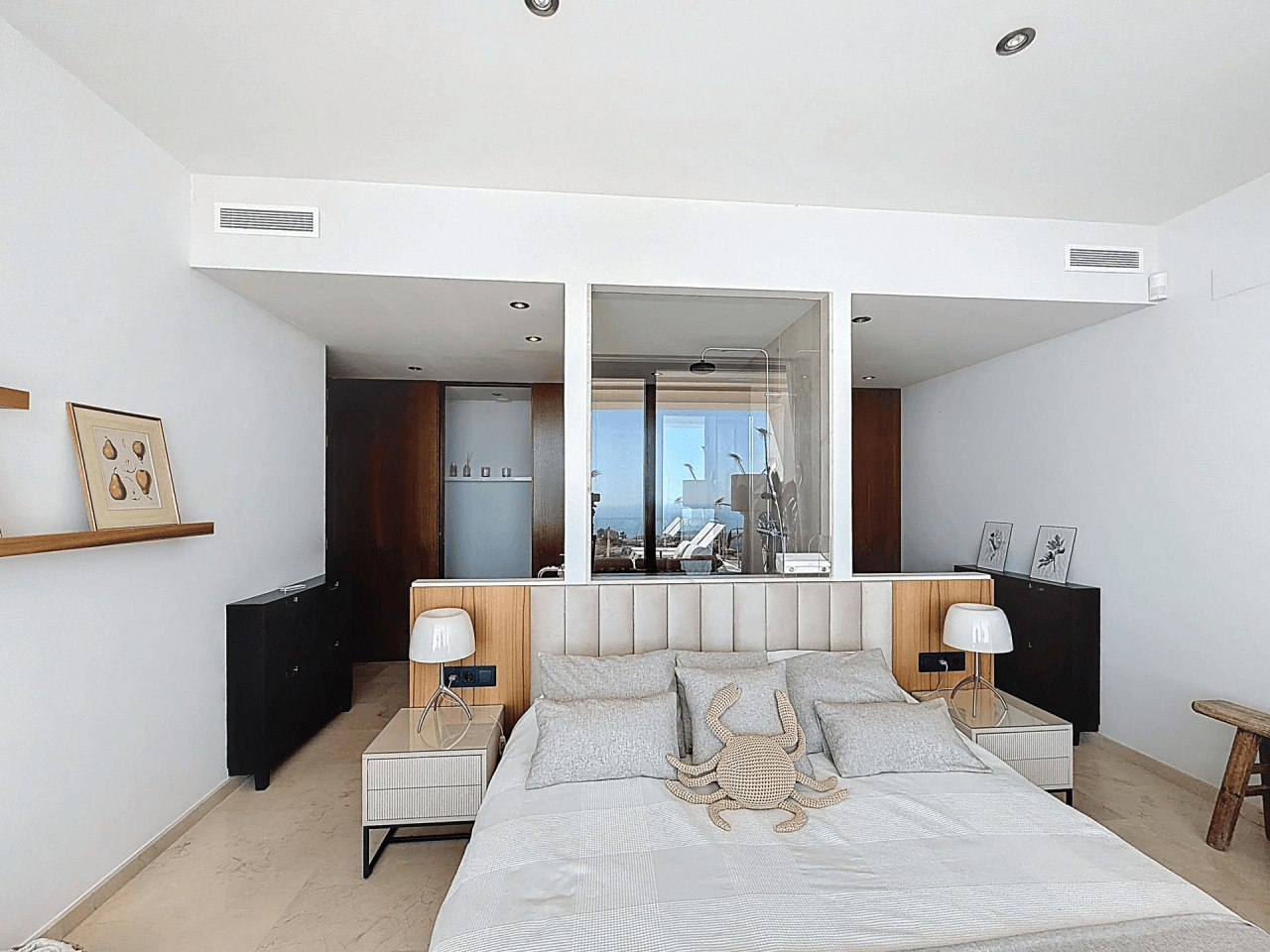 Villa moderne Cumbre del Sol avec vue panoramique sur la mer.