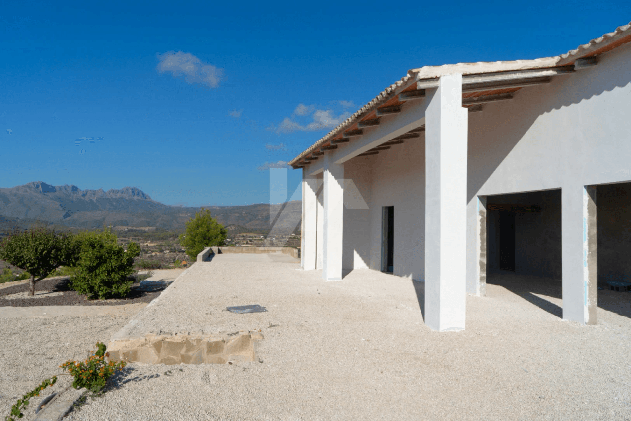 Finca en venta con vistas al mar en Benissa. Costa Blanca.