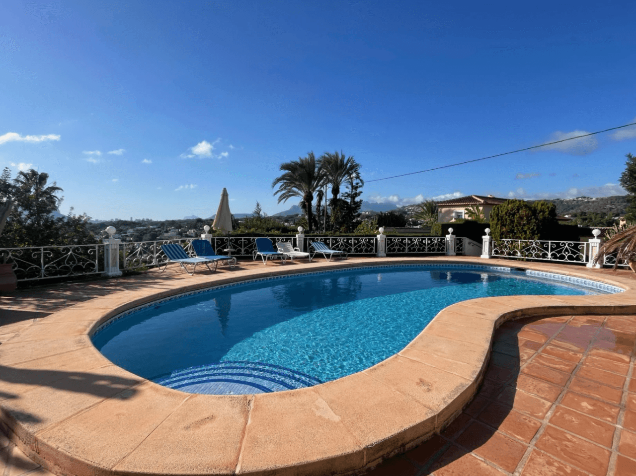 Villa de plain-pied à vendre avec une vue mer magnifique, à proximité des commodités à San Jaime, Benissa