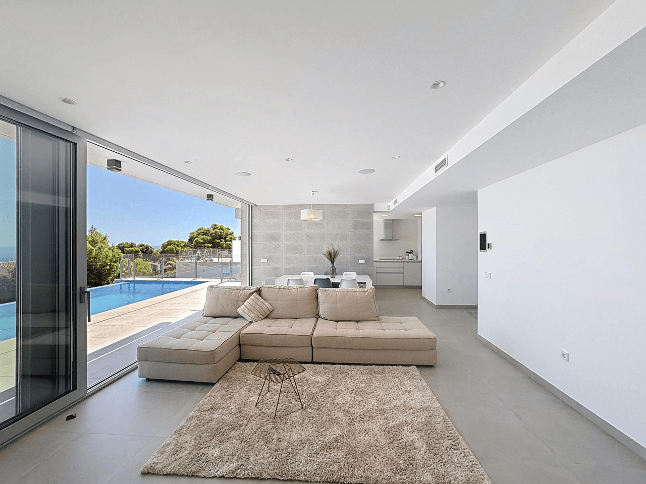 Villa moderne Cumbre del Sol avec vue sur la mer et piscine privée