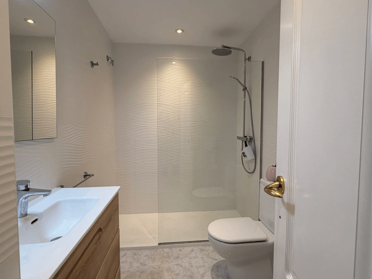 Apartamento en primera línea con vista al mar en venta en Platgetes, Moraira