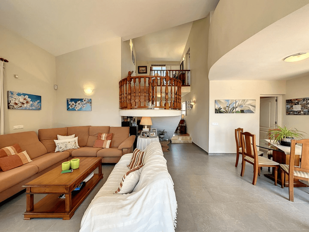 Villa Cumbre del Sol avec piscine privée proche de tous les services