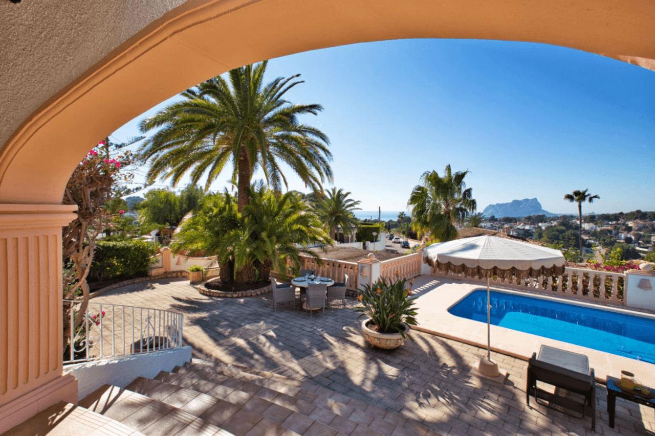 Villa traditionnelle avec vue sur la mer à vendre à Benissa