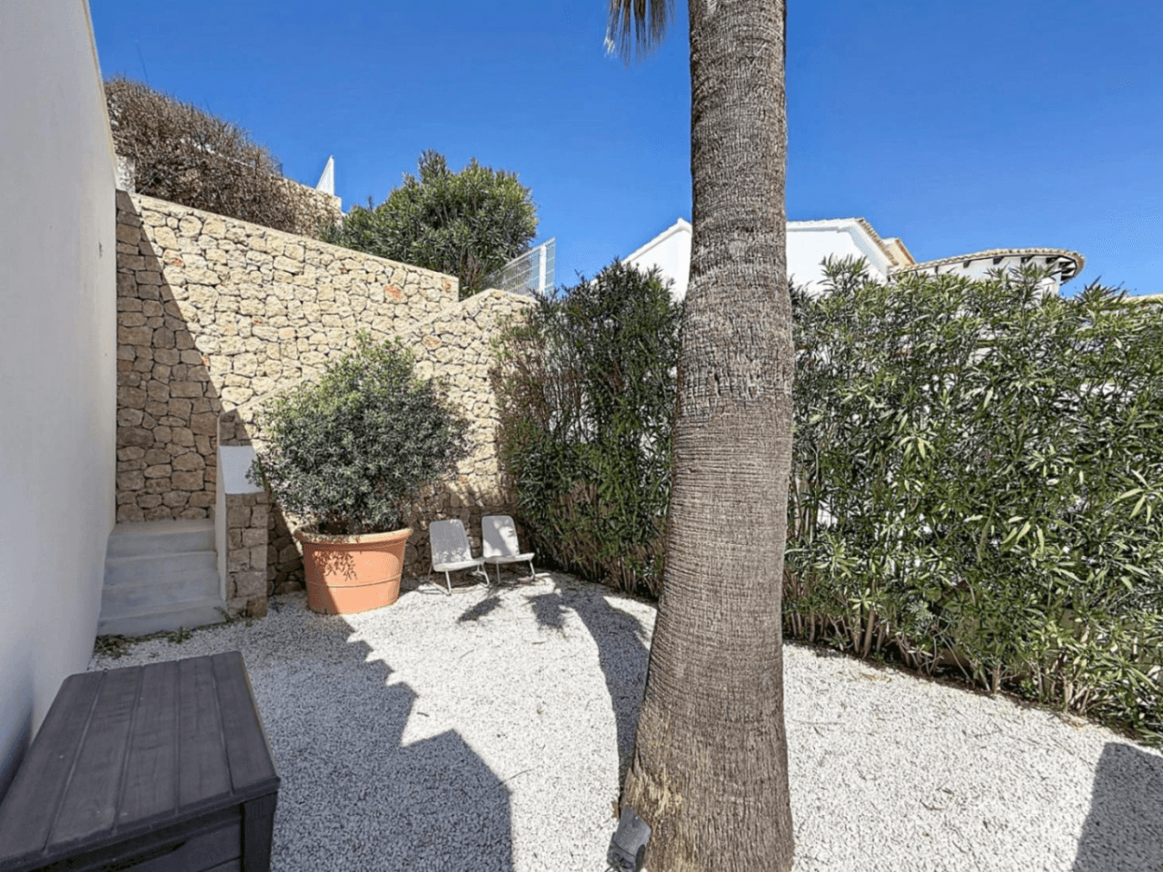 Villa moderne Cumbre del Sol avec vue panoramique sur la mer.